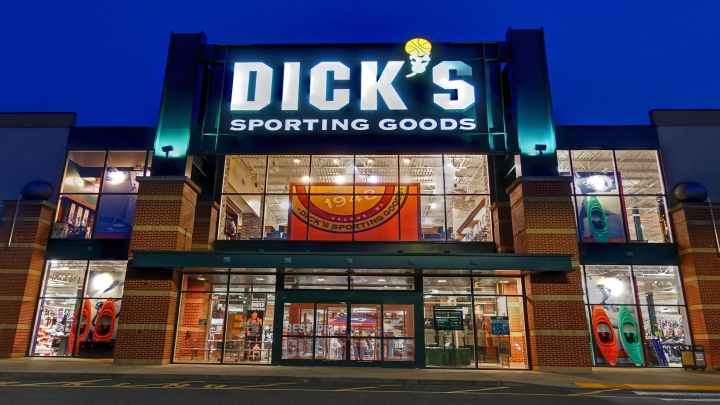 Dick’s Sporting Goods завершил сделку по покупке Foot Locker за $2,4 млрд