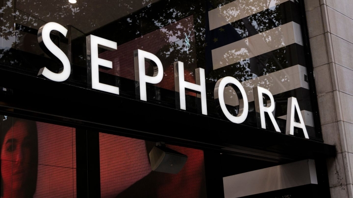 Sephora и Uber Eats запускают экспресс-доставку косметики в США и Канаде